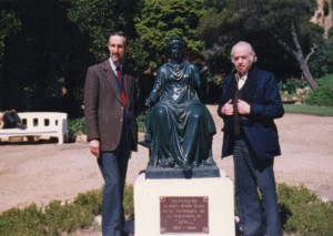 A F 02 poetas Larrahona y Baeza Flores